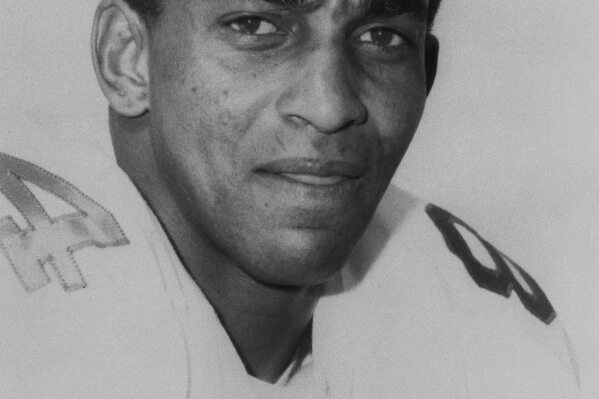 Dallas Cowboys tight end Pettis Norman poses for a portrait in Dallas in September 1970. (AP Photo, File)
