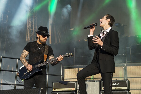 Dave Navarro, left, and Perry Farrell of Jane's Addiction perform during KAABOO 2017 at the Del Mar Racetrack and Fairgrounds on Sept. 16, 2017, in San Diego, Calif. (Photo by Amy Harris/Invision/AP, File)