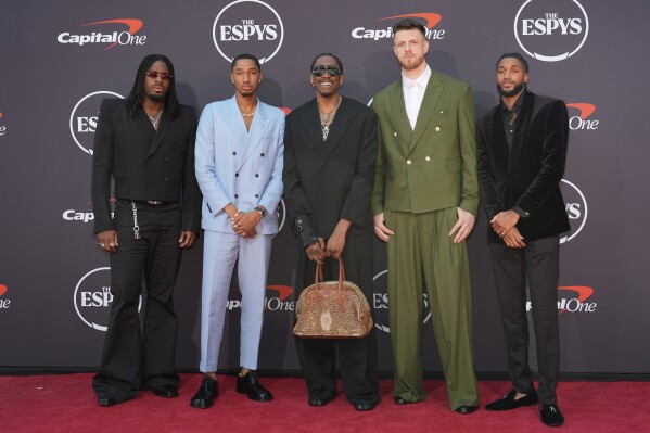 Players from the Oklahoma City Thunder arrive at the ESPY Awards at the Dolby Theatre in Los Angeles, Wednesday, July 16, 2025. (AP Photo/Chris Pizzello)