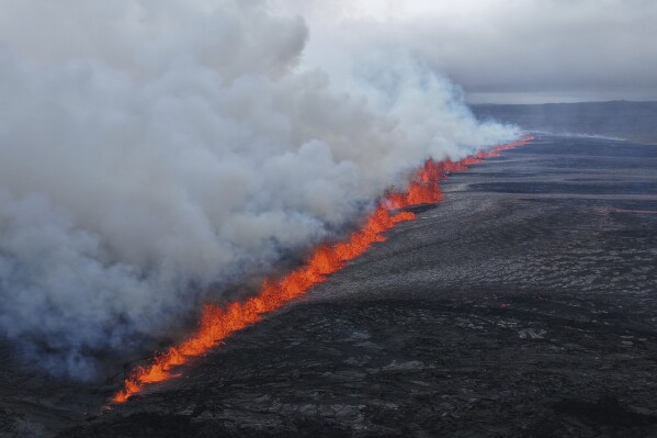 A view of the volcanic eruption by the Sundhnúkagigjarö íur volcano, in Grindavik, Iceland, Wednesday, July 16, 2025. (Department of Civil Protection and Emergency Management via AP)
